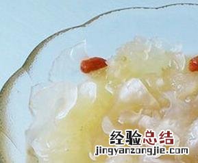 冰糖银耳汤的功效与作用雪梨 冰糖银耳汤的功效与作用