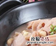 喝莲藕排骨汤的功效和好处是什么 喝莲藕排骨汤的功效和好处