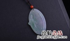 戴什么翡翠吊坠好 女士戴什么翡翠吊坠好