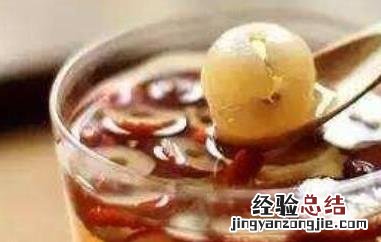 桂圆泡水的功效与作用 桂圆泡水的功效与作用禁忌