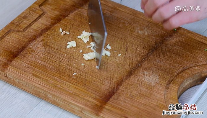 咸蛋黄炒笋瓜如何做 笋瓜炒鸡蛋怎么做