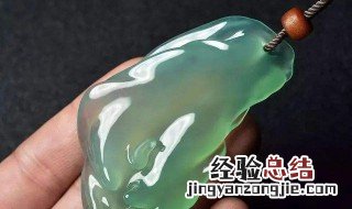 用砖头料做的翡翠手镯 石头料翡翠手镯