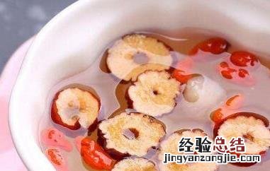 干红枣泡水喝有什么好处和坏处 枣泡水喝有什么好处和坏处