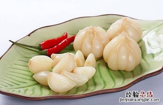 生吃大蒜的功效与禁忌有哪些 生吃吃大蒜的好处和坏处