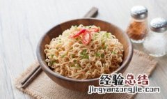 火腿肠炒方便面的做法和配料 火腿肠炒方便面的做法