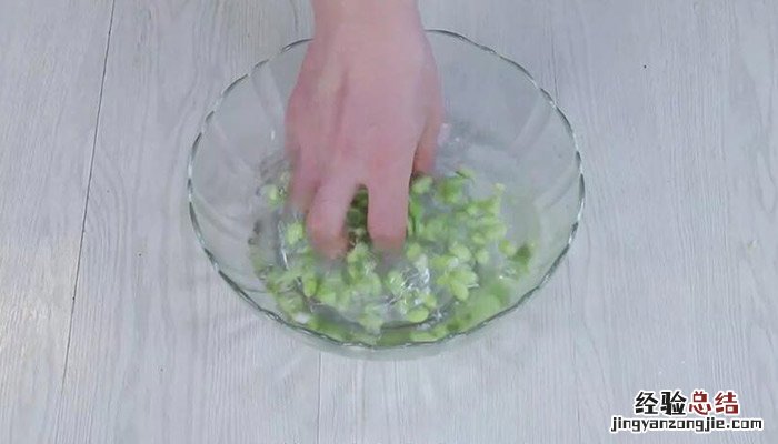 肉末番茄烧毛豆的做法 肉末番茄烧毛豆怎么做