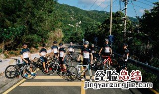 压马路是什么意思？ 如何造句