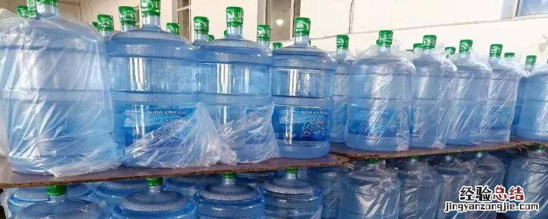 桶装水怎么开那个小洞 桶装水怎么开那个小洞掉进去