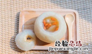 梨银耳红枣冰糖的功效 梨银耳红枣冰糖的功效有哪些