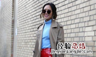 天蓝色t恤配什么颜色的裤子好看女 天蓝色t恤配什么颜色的裤子