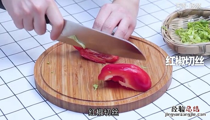 虾仁红椒蛋卷的做法 鸡蛋虾卷的做法