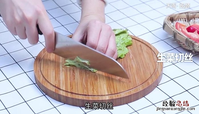 虾仁红椒蛋卷的做法 鸡蛋虾卷的做法