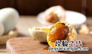 怎么腌鸭蛋又出油又起沙又好吃 腌制鸭蛋好吃的秘诀