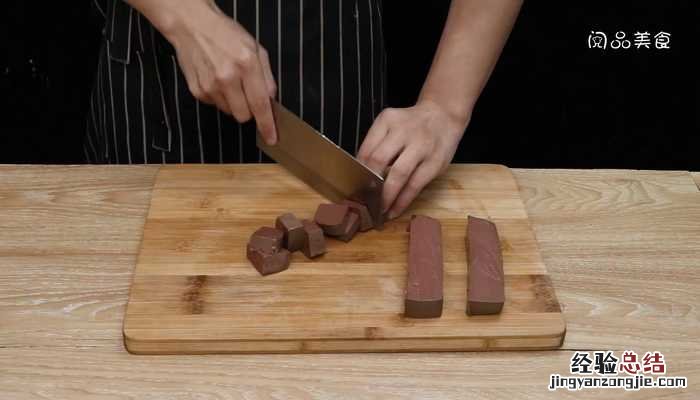 鸭血焖毛豆 豆腐焖鸭血