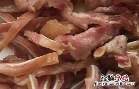 猪耳朵不能和什么一起吃 猪耳朵不能和什么一起吃香哈