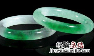 玉镯和银镯可以同时佩戴吗