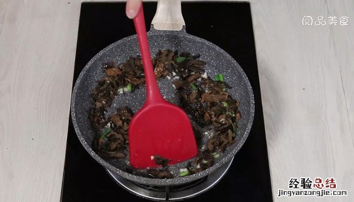 梅干菜炒四季豆 梅干菜干煸四季豆怎么做