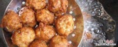 炸肉丸子粘锅底是什么原因 炸肉丸子锅底都糊了