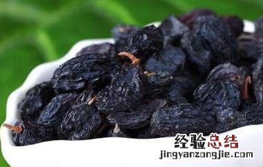 黑加仑干泡水喝的功效与作用及副作用 黑加仑干泡水喝的功效与作用