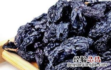 黑加仑干泡水喝的功效与作用及副作用 黑加仑干泡水喝的功效与作用