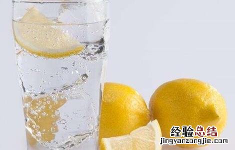 感冒柠檬水的功效与作用及禁忌 柠檬水的功效与作用及禁忌