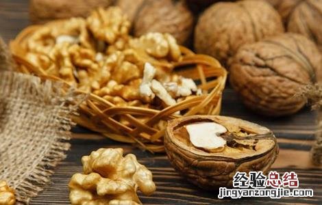 核桃的功效与作用禁忌 枣夹核桃的功效与作用禁忌