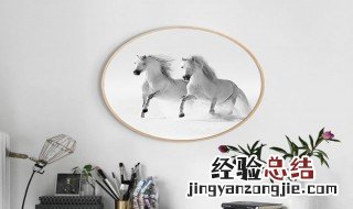 马画可以挂在饭桌上吗 马画可以挂在饭桌上吗图片