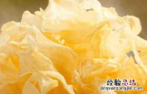 吃银耳的功效和禁忌 吃银耳的功效与禁忌