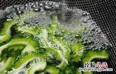生吃苦瓜有什么好处和坏处吃羊脑 生吃苦瓜有什么好处