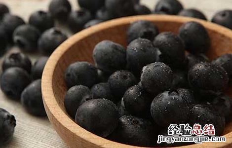 蓝莓泡酒的功效与作用-食用方法及禁忌 蓝莓泡酒的功效与作用