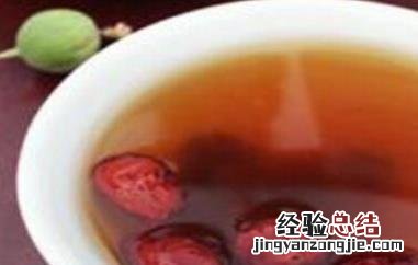 枸杞桂圆红枣泡水喝的功效与作用 枣泡水喝的功效与作用