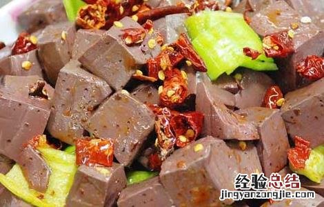 猪血的功效与作用禁忌什么人不能吃猪血 猪血的功效与作用