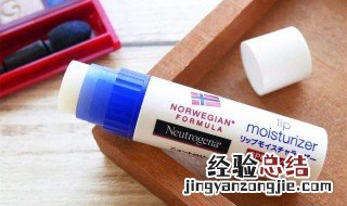 润唇膏能不能用 润唇膏可以涂着睡觉吗