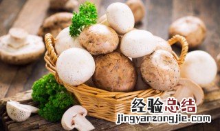 白蘑菇炒什么好吃又简单 制作白蘑菇炒秋葵的方法