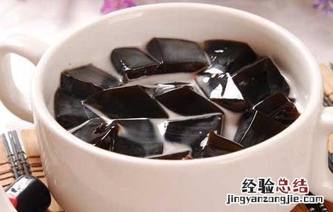 枇杷龟苓膏的功效与作用 龟苓膏的功效与作用