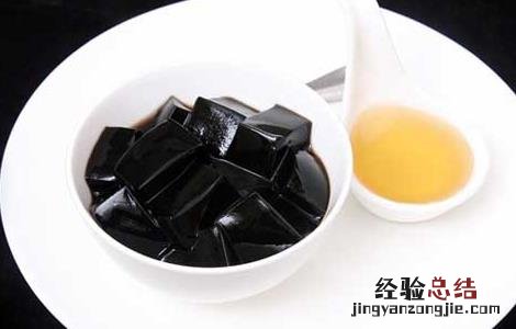 枇杷龟苓膏的功效与作用 龟苓膏的功效与作用