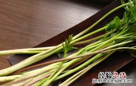 水芹菜的功效与作用及食用方法 水芹菜的功效与作用