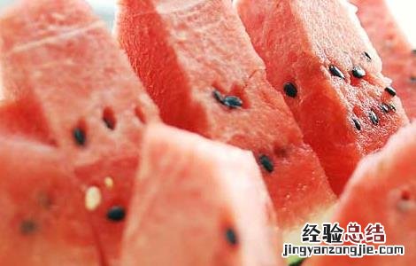西瓜能和桃子一起吃吗 西瓜能和桃子一起吃吗吃了会怎么样