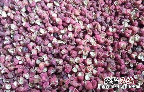 花椒生姜水泡脚的好处和功效 花椒生姜水泡脚的好处