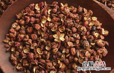 花椒生姜水泡脚的好处和功效 花椒生姜水泡脚的好处
