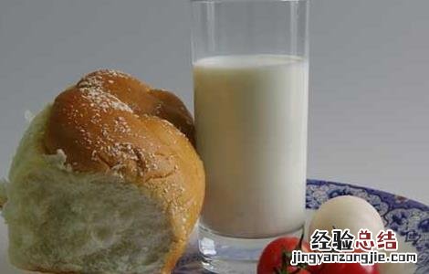纯牛奶好还是酸奶好 得了新冠喝纯牛奶好还是酸奶好