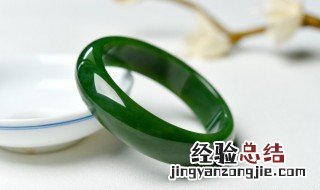 翡翠手镯戴左手还是右手 翡翠手镯戴左手还是右手好