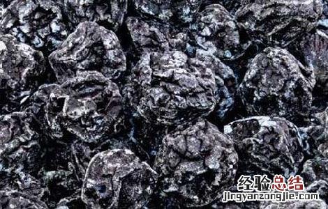 乌梅泡水喝的功效和禁忌 乌梅泡水喝的功效和禁忌有哪些