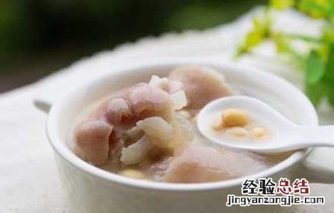 猪蹄炖黄豆下奶吗 猪蹄炖黄豆下奶吗是真的吗