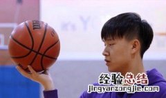 篮球投篮手势教程 篮球投篮姿势的要领教程