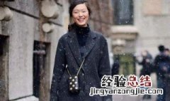 风衣能搭配运动鞋吗 风衣能搭配运动鞋吗图片