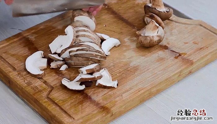 蚝油生菜香菇怎么做 蚝油香菇的做法