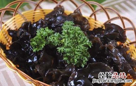 产后吃黑木耳有什么好处 吃黑木耳有什么好处