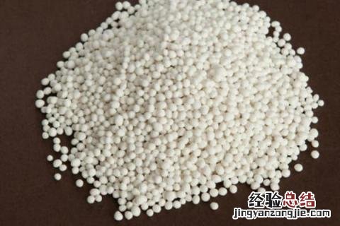 复合肥可以兑水浇花吗 复合肥可以兑水浇菜吗