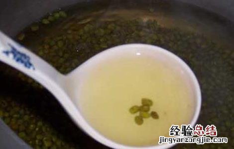 绿豆汤为什么是红色的 绿豆汤为什么是红色的能喝吗